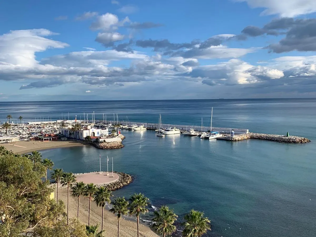 Neptuno Beachfront Apartments Marbella
