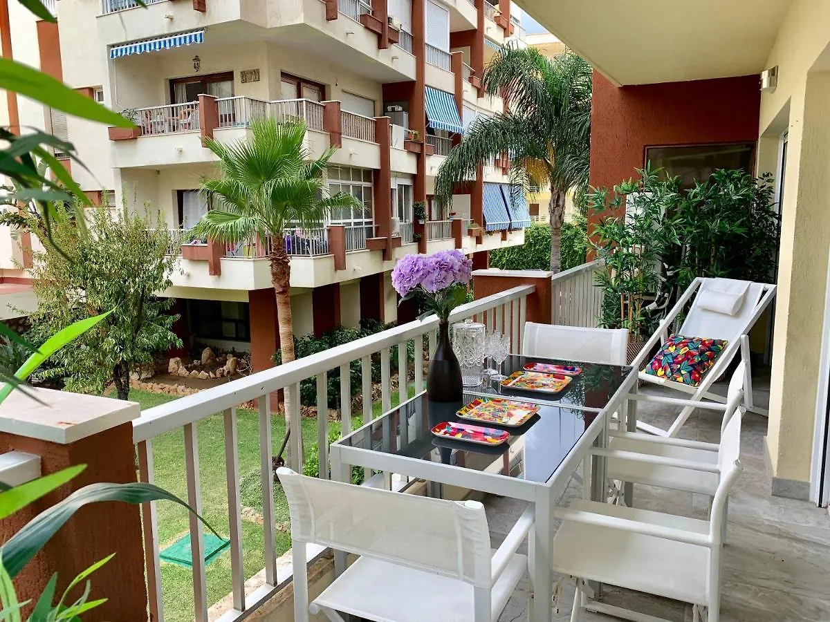 Neptuno Beachfront Apartments Marbella